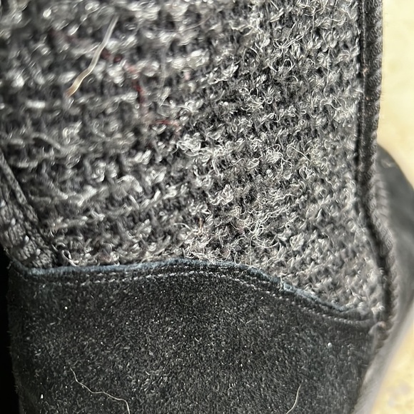 Minnetonka Leather and Sheepskin Lined Warm Boots Size 10 - Picture 5 of 10